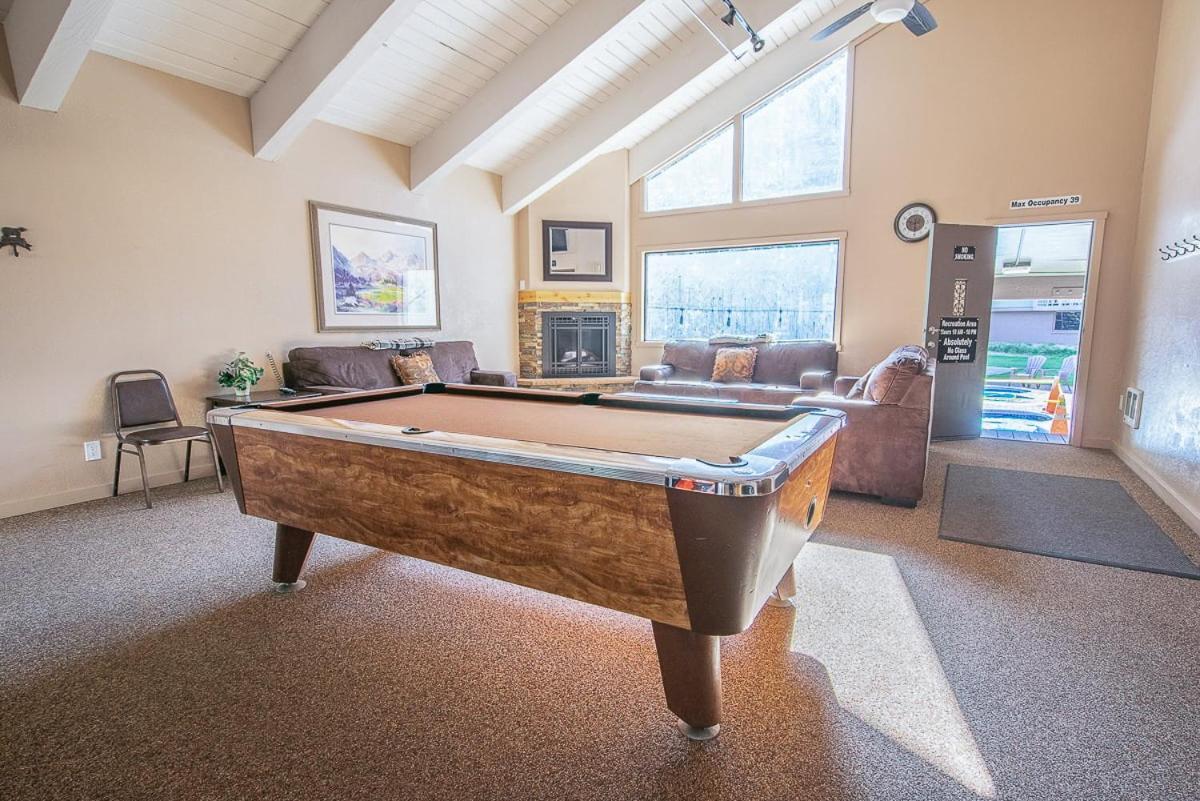 Fully Renovated! St Anton #17 Ski In Ski Out 1 Bedroom 1 Bathroom Condo! Sleeps Up To 4! Mammoth Lakes Eksteriør bilde