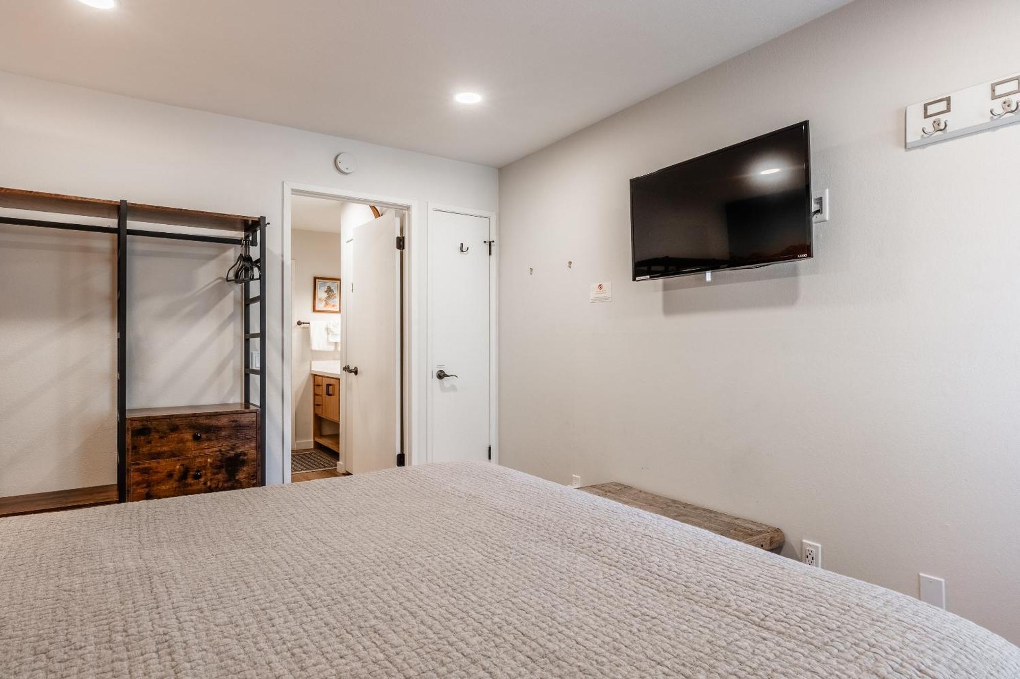 Fully Renovated! St Anton #17 Ski In Ski Out 1 Bedroom 1 Bathroom Condo! Sleeps Up To 4! Mammoth Lakes Eksteriør bilde